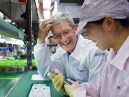 Китайцев лишают выходных из-за iPhone 12, Foxconn отрицает