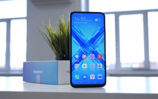 Своих не бросают: Huawei все же не станет продавать Honor?