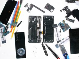 Инновации Samsung Galaxy Z Fold 2 пали жертвой эксперта по разборке