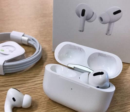 Apple задрала цены на все наушники AirPods в России после презентации