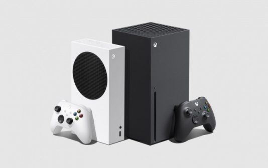 К старту готова: Microsoft Xbox Series X в заводской коробке на фото