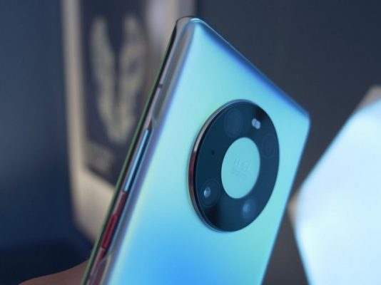 Дай списать! Huawei скопировала у Apple начало презентации Mate 40 Pro