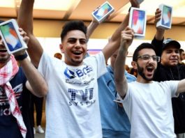 Рекордное число молодёжи США предпочитает iPhone