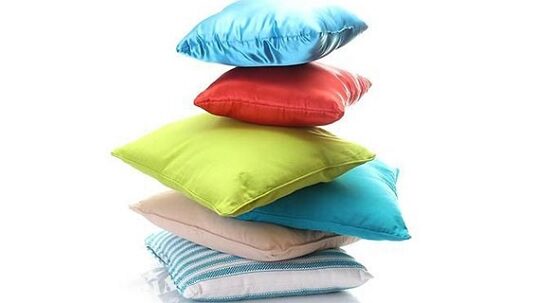 Как стирать подушки?