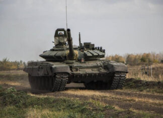 Дешёвый FPV-квадрокоптер уничтожил новейший российский танк Т-72Б3 обр. 2022 стоимость несколько миллионов долларов