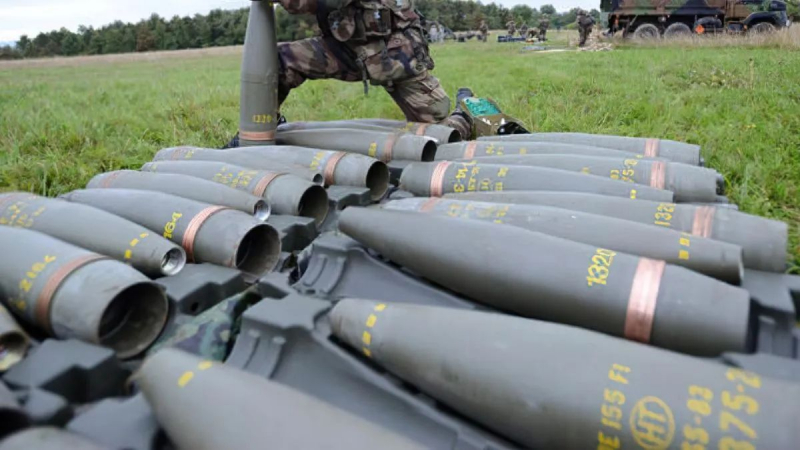 В ЕС почти израсходовали запасы взрывчатки для отправленных в Украину снарядов — FT
