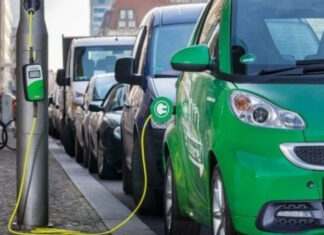 ЕС запрещает продажу автомобилей на бензине и дизеле: причины