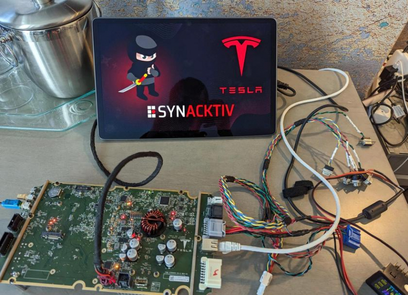 Хакеры получили 100 000 долларов и электромобиль Tesla Model 3 за два нарушения безопасности Tesla