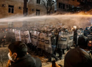 Протесты в грузии – в центре Тбилиси силовики продолжают разгонять протестующих