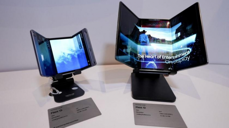 Слух: Samsung может представить складное устройство Tri-Fold с тремя экранами в этом году