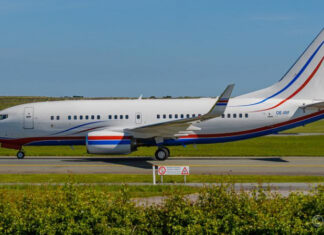 США выдали ордер на арест российского Boeing 737-7JU стоимостью более $25 млн, который принадлежит компании «роснефть»