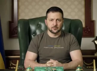 Зеленский в годовщину удара по драмтеатру Мариуполя заявил, что Украина найдет и накажет всех причастных