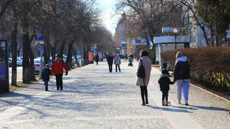 Зима окончательно отступает: какой будет погода в Украине 13 марта