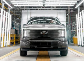 Ford возобновил выпуск электрических пиков F-150 Lightning, но поднял цены на $1200-4000