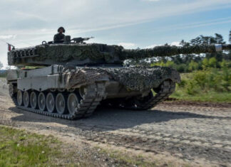 Германия передала Словакии второй танк Leopard 2A4 для замены БМП-1, которые отправились в Украину