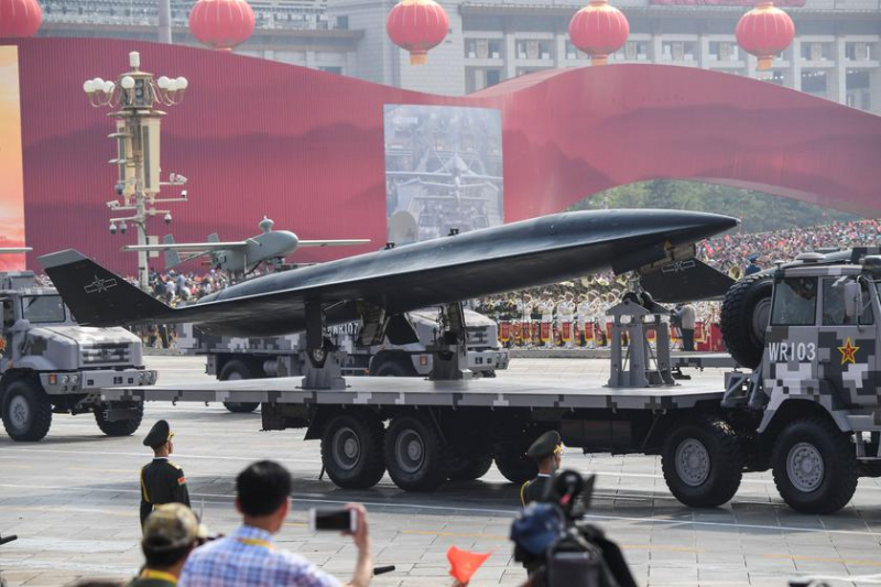 Китай будет использовать для шпионажа сверхзвуковой беспилотник WZ-8, который может развивать скорость до 3700 км/ч и уничтожать авианосцы, истребители пятого поколения F-35 и F-22