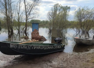 На Черниговщине перевернулась лодка с пятью военными, есть погибшие — детали трагедии