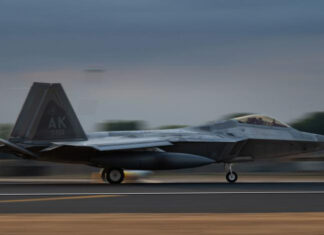 Польские пилоты получили в распоряжение американские истребители пятого поколения F-22 Raptor