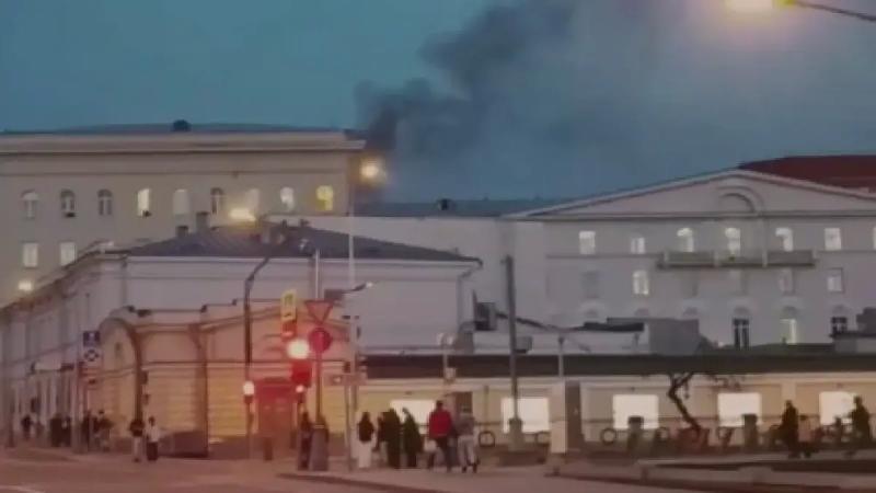 Пожар в Минобороны России - 5 апреля в центре Москвы загорелось здание Русского департамента