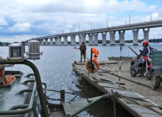 Пытались добраться до Херсона, но попали под российский обстрел