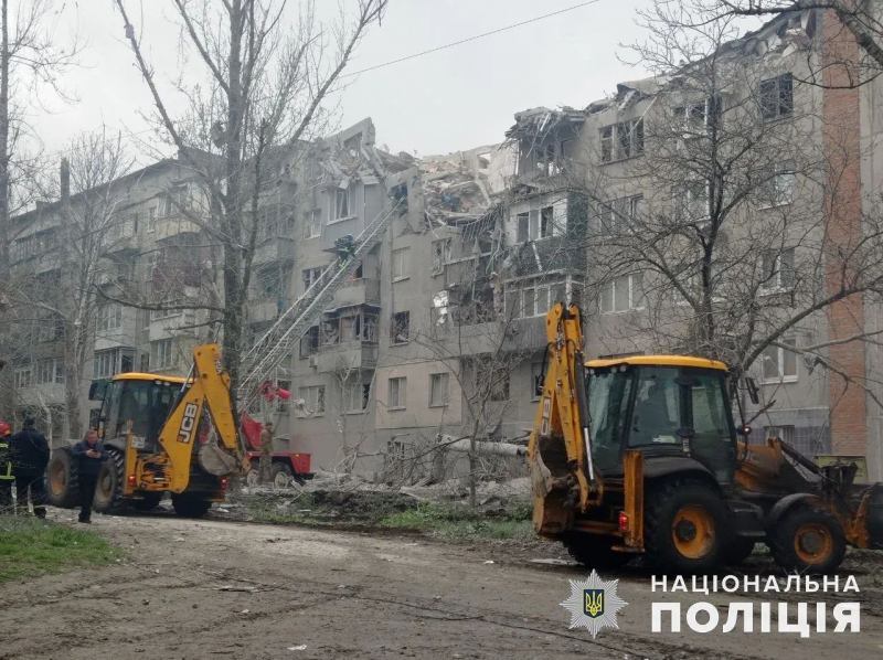 Ракетный обстрел Славянска: погиб двухлетний ребенок, которого живым извлекли из руин, еще одна 14-летняя девочка спасена в больнице