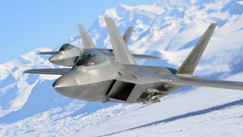 сохранение истребителей F-22 Raptor на вооружении до 2030 года обойдется налогоплательщикам США более чем в 9 миллиардов долларов