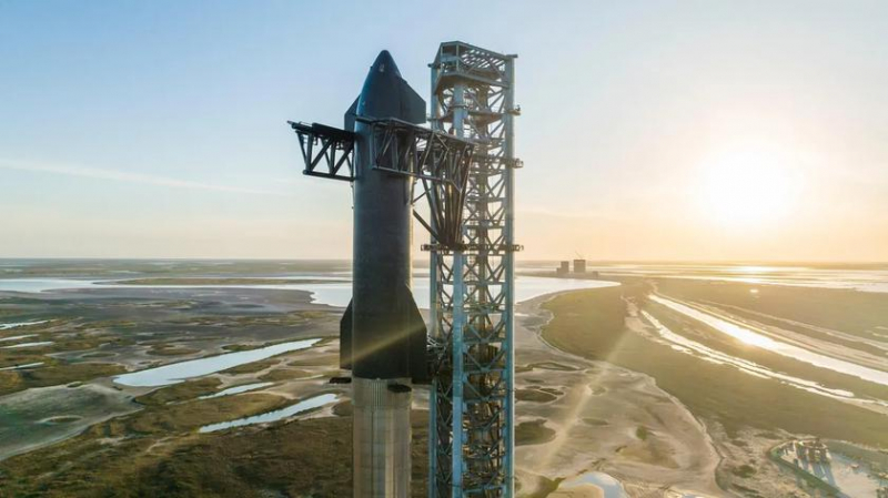 SpaceX отправила звездолет на стартовую площадку и готовится к историческому запуску 10 апреля