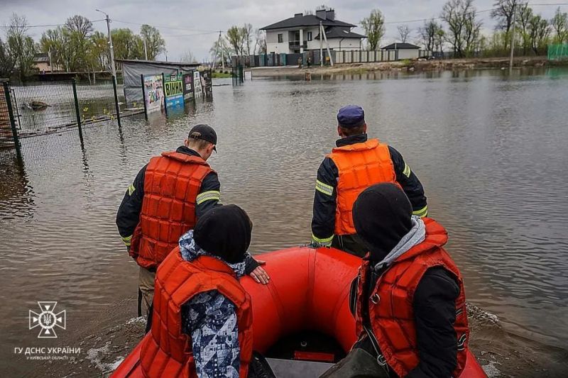 В Украине затопило жителей 5 областей: вода размыла дороги в 30 населенных пунктах