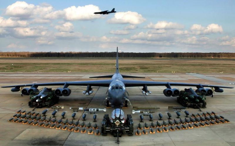 ВВС США отправили четыре атомных бомбардировщика B-52H на Гуам
