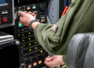 ВВС США показали фотографии с самолёта судного дня E-6B Mercury во время запуска МБР Minuteman III
