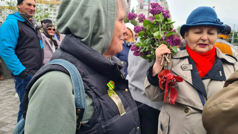 9 мая в Молдове - полиция выписывает штрафы участникам Бессмертного полка