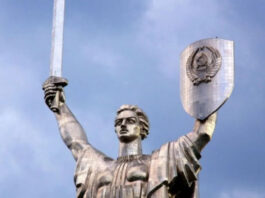 Дерусификация: в Киеве начались работы над смену монумента «Родине-Матери»