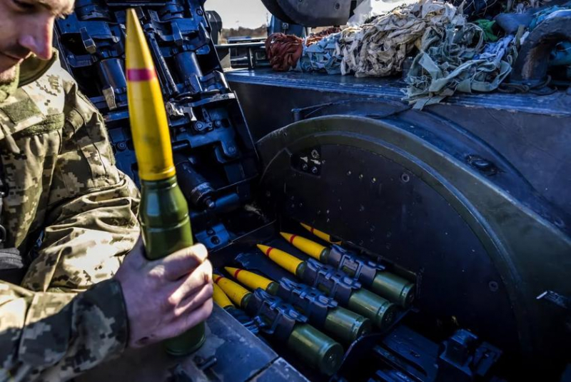 Германия готовится отправить в Украину еще три зенитных танка «Гепард» и летом начнет поставки боеприпасов к установкам