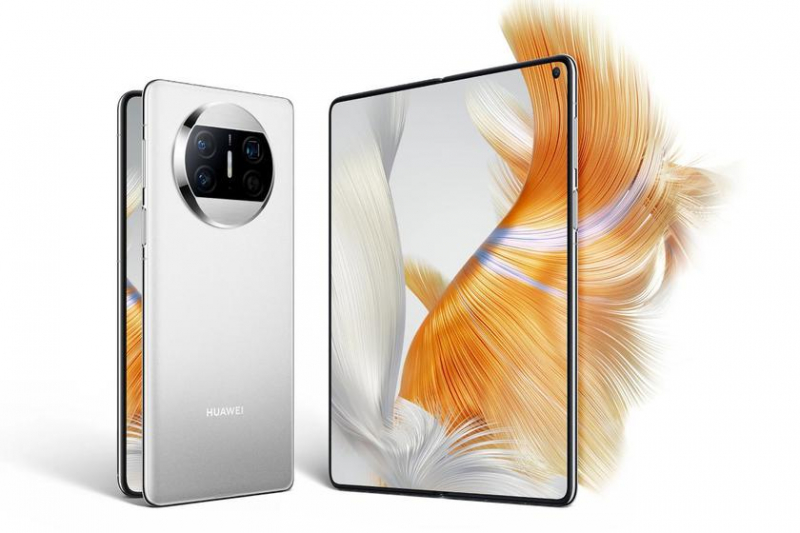 В Европе представлен Huawei Mate X3 — тонкий складной водонепроницаемый флагман по цене 2200 рублей