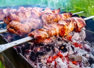 Исходные с шашлыками: какие цены в супермаркетах Киева, и как правильно выбирать мясо