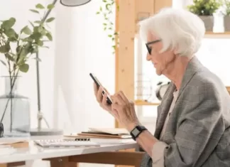 Как украинцам авторизоваться в мобильном приложении Пенсионный фонд и что там можно делать