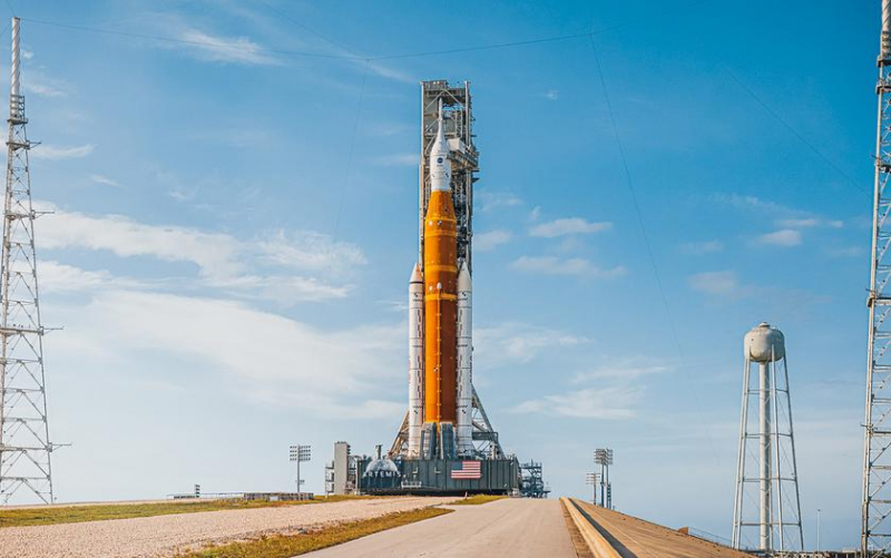Катастрофический перерасход средств — НАСА платит 13,1 миллиарда долларов вместо 7 миллиардов долларов за ракетные двигатели SLS и ускорители для лунной программы Artemis