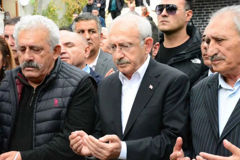 Кто такой Кемаль Киличдароглу, главный соперник Эрдогана: считает себя потомком Мухаммеда, имеет близнеца