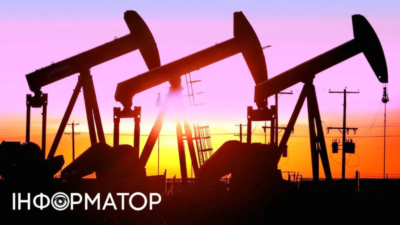 Нефть дешевеет, хотя ОПЕК+ объявила о сокращении добычи: в чем причина