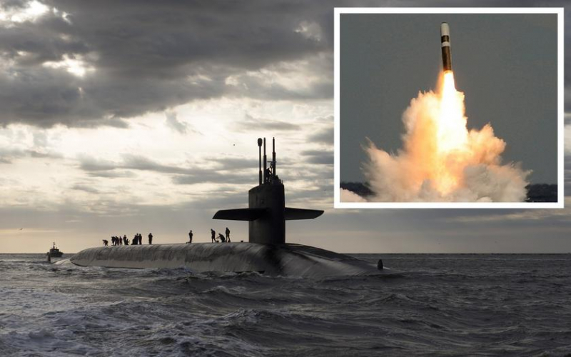 Пентагон официально подтвердил, что направит в Южную Корею подводную лодку класса «Огайо», способную нести 20 баллистических ракет «Трайдент II» с восемью ядерными боеголовками и дальностью пуска до 12 000 км