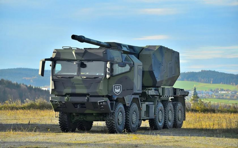 Rheinmetall и Elbit Systems провели огневые испытания высокоавтоматизированной колесной гаубицы со 155-мм пушкой L52 и шасси RMMV HX 10x10