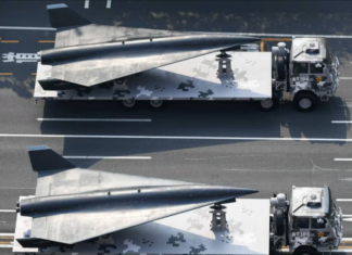 Спутник сфотографировал секретный китайский дрон WZ-8, который может развивать скорость более 3700 км/ч и предназначен для уничтожения истребителей F-35 и F-22