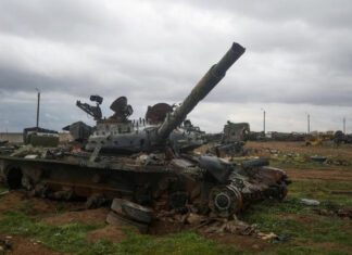 Украинские FPV-дроны за $400 атаковали российские танки, бронемашины и реактивные системы залпового огня «Град»