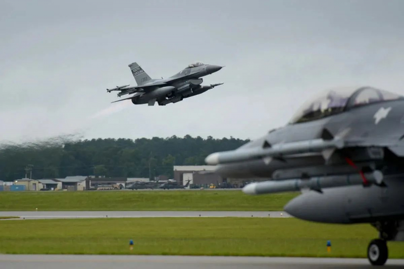 В Пентагоне рассказали, получит ли Украина истребители F-16 перед контрнаступлением