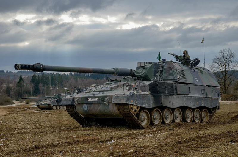 Вооруженные силы Украины показали редкое видео боевой работы немецких гаубиц Panzerhaubitze 2000 г