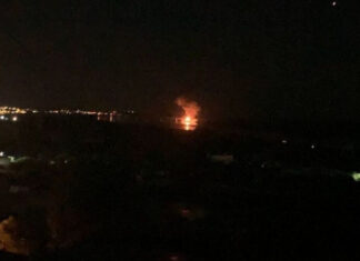 Воздушная атака на Киев ночью 20 мая — из-за падения обломков загорелась крыша многоэтажки