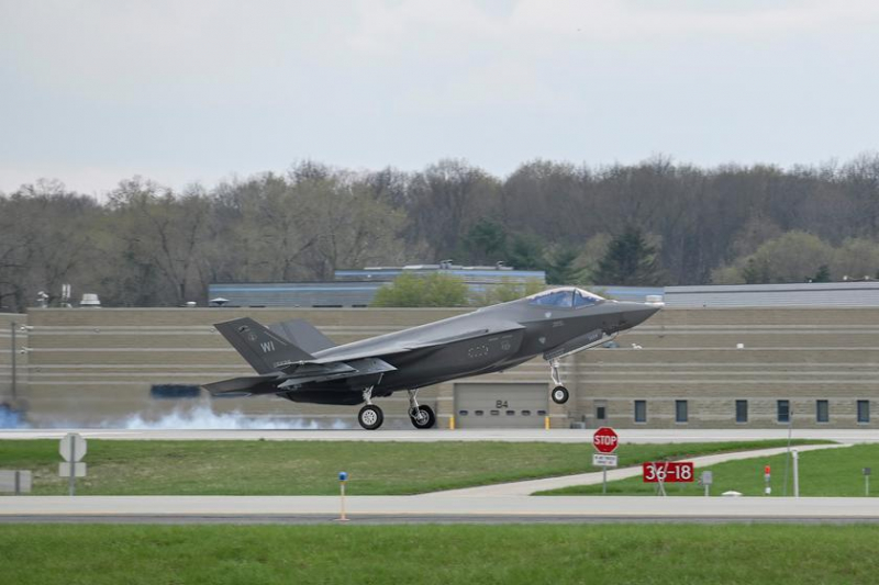 Национальная гвардия штата Висконсин получила три истребителя пятого поколения F-35 Lightning II