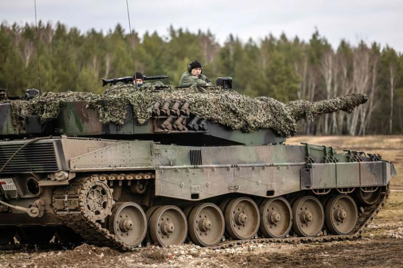 20 БТР M113, 4 танка Leopard 2 и полевой госпиталь Роль 2 плюс: Испания направит Украине новый пакет военной помощи