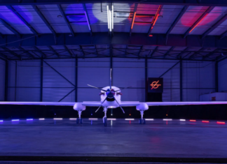 Aarok – французский MALE-дрон с максимальной скоростью 463 км/ч, который может летать в течение 30 часов и не требует подготовленной инфраструктуры