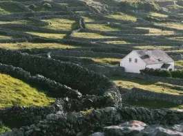 Ирландия будет выплачивать до 85 тысяч евро тем, кто переедет в заброшенные дома на островах: условия